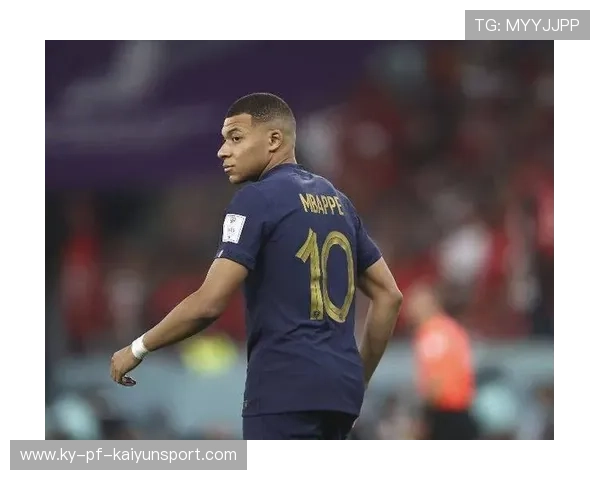 姆巴佩弧顶凌空抽射引爆全场：足球激情的巅峰瞬间